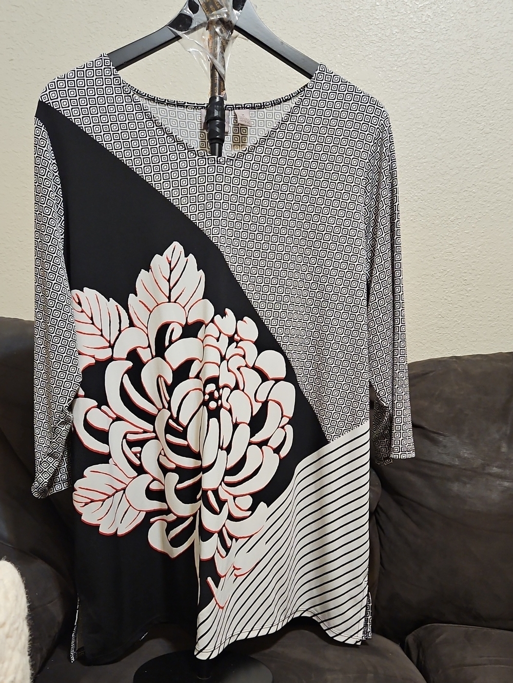 Chico's Black, White & Red Floral Geometric Tunic Top